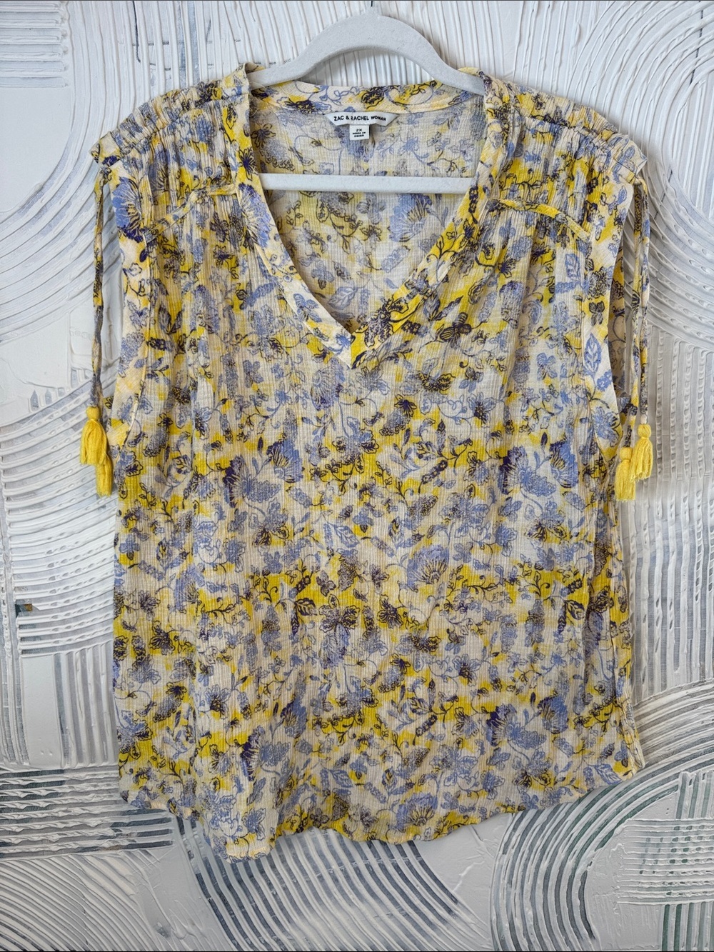 Zac & Rachel Yellow Floral V-Neck Short Sleeve Blouse with Blue Accents 0649
